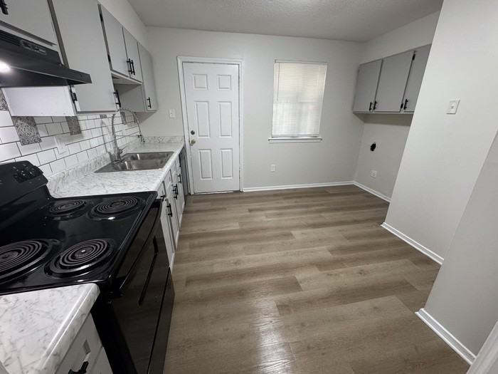 2017 Goldbrier Ln - Photo 3 of 10