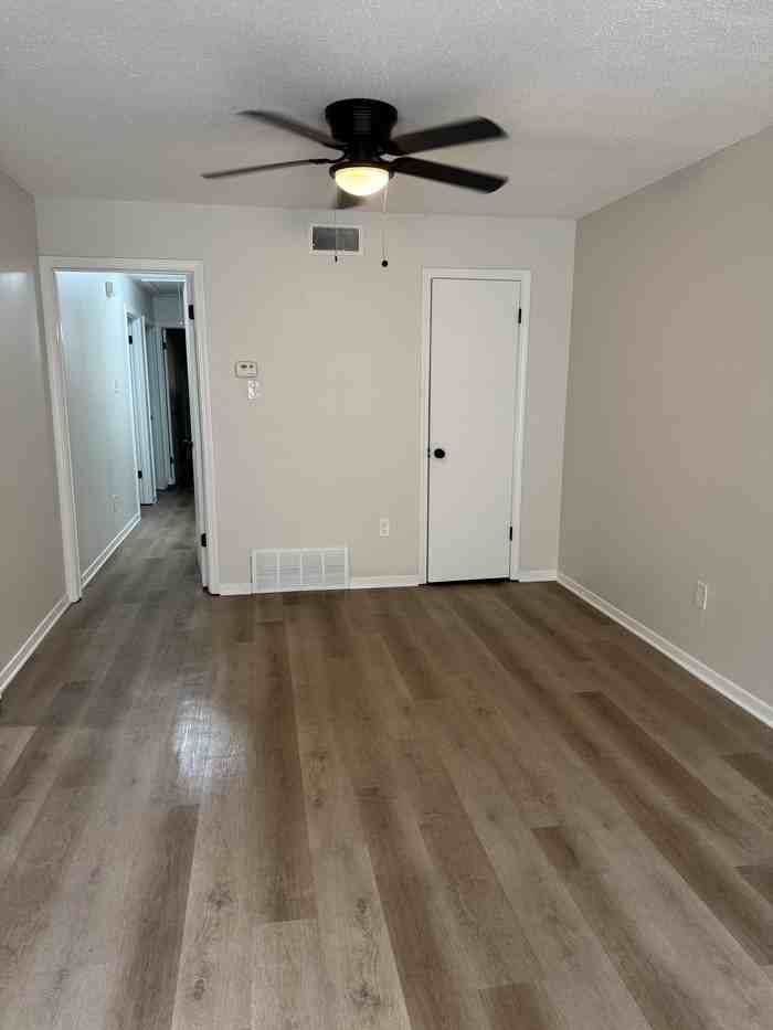 2017 Goldbrier Ln - Photo 4 of 10