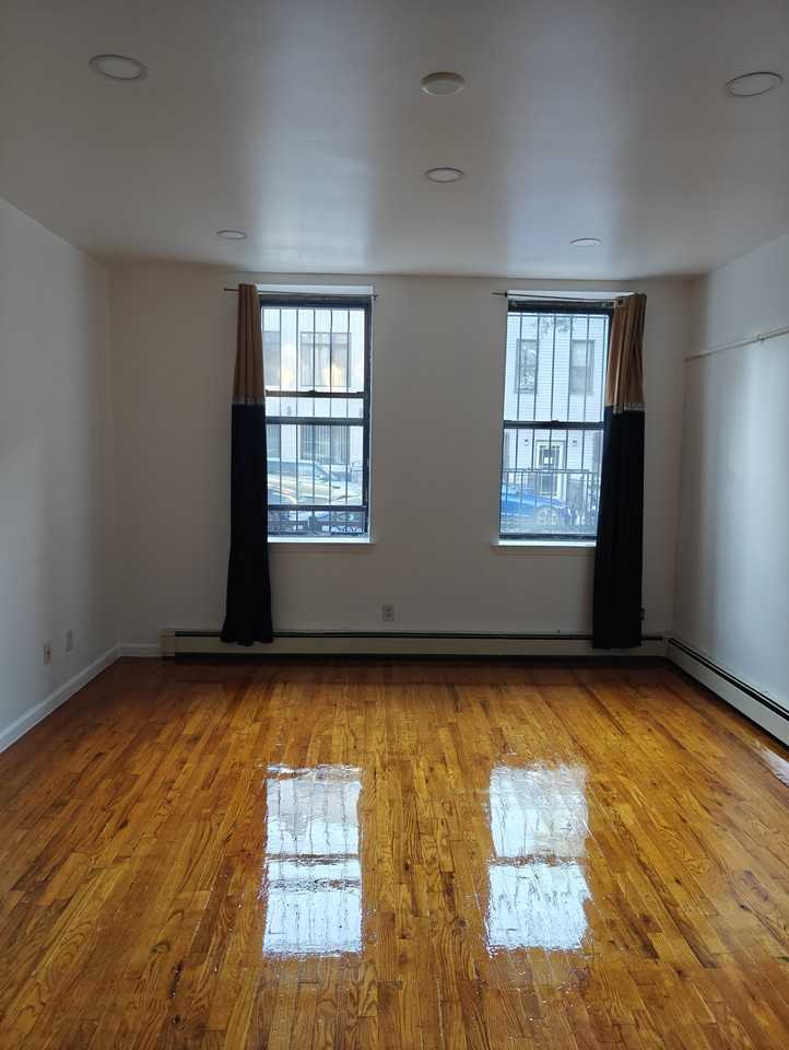 237 Howard Ave #1A - Photo 3 of 19