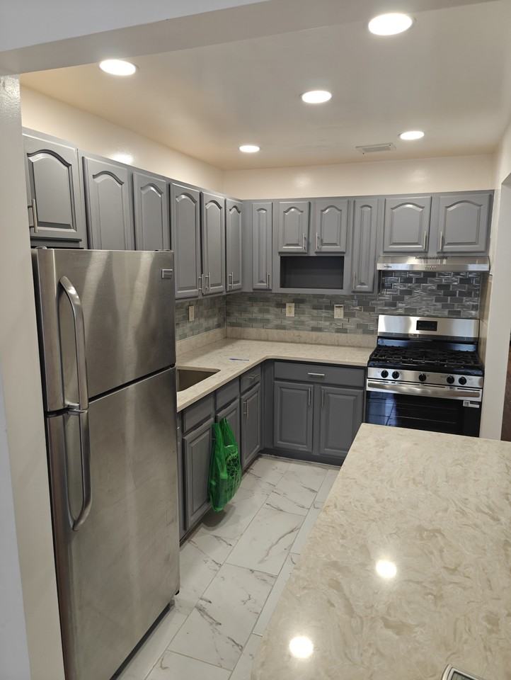 237 Howard Ave #1A - Photo 7 of 19