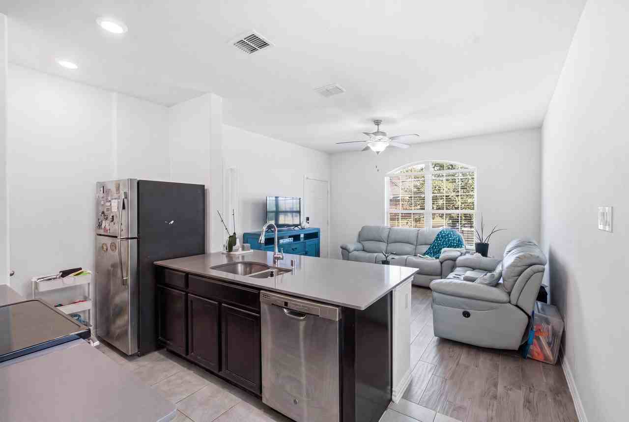 1324 Lake Grove Dr #NA - Photo 2 of 20
