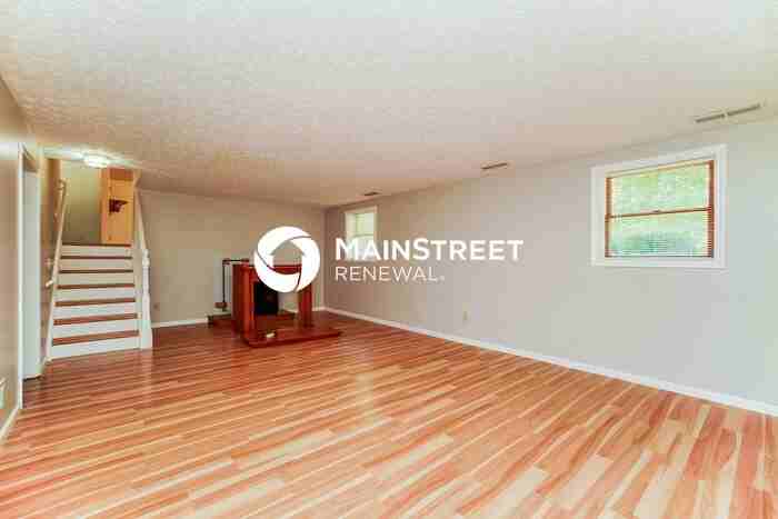 89 E Schrock Rd - Photo 4 of 16
