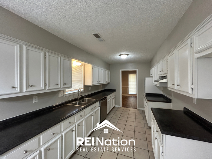 2681 Southmoore Cv - Photo 6 of 21
