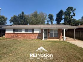 4702 Hillmont Ave - Photo 1 of 1