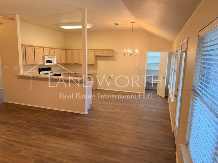 9617 Olivia Dr - Photo 6 of 25