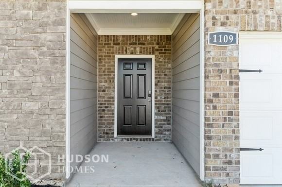 1109 Amadas Dr - Photo 4 of 25
