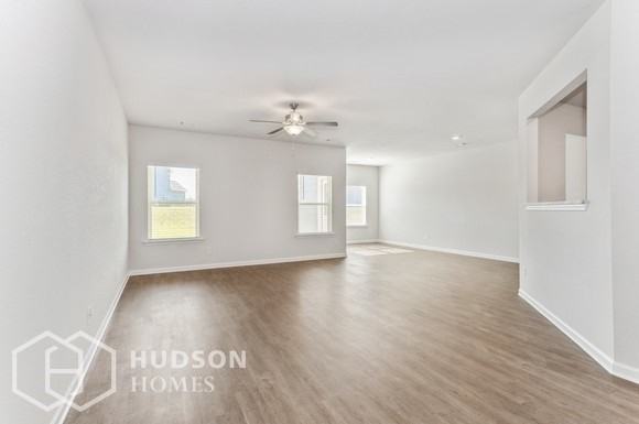 1109 Amadas Dr - Photo 6 of 25