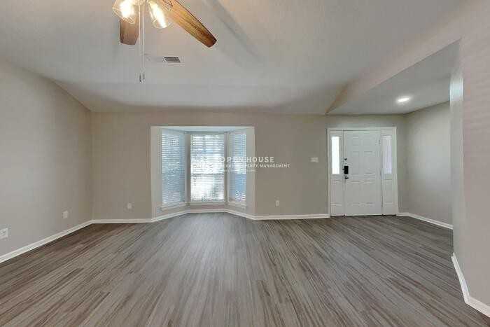 80 Laughing Brook Ct - Photo 4 of 25
