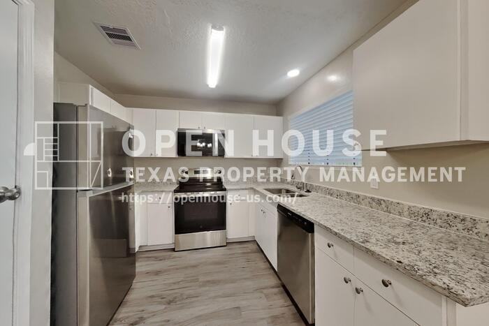 7767 High Village Dr - Photo 6 of 20
