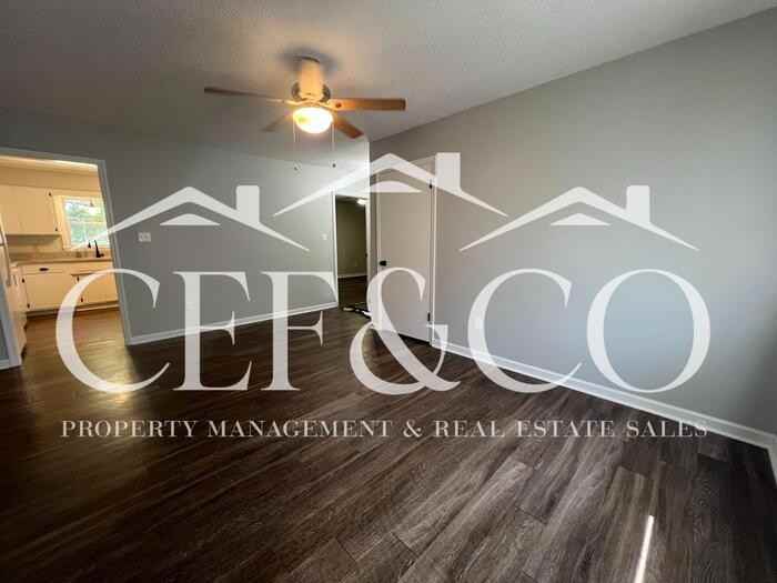 106 Colebrook Ct #B - Photo 2 of 12