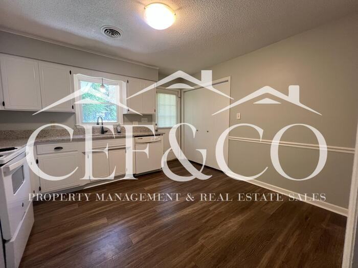 106 Colebrook Ct #B - Photo 3 of 12