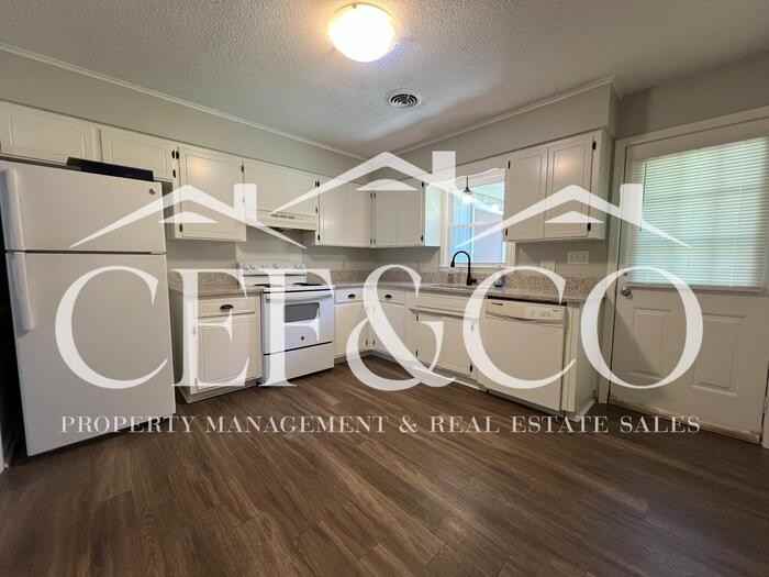 106 Colebrook Ct #B - Photo 4 of 12