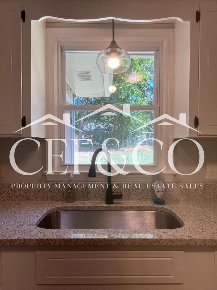 106 Colebrook Ct #B - Photo 5 of 12