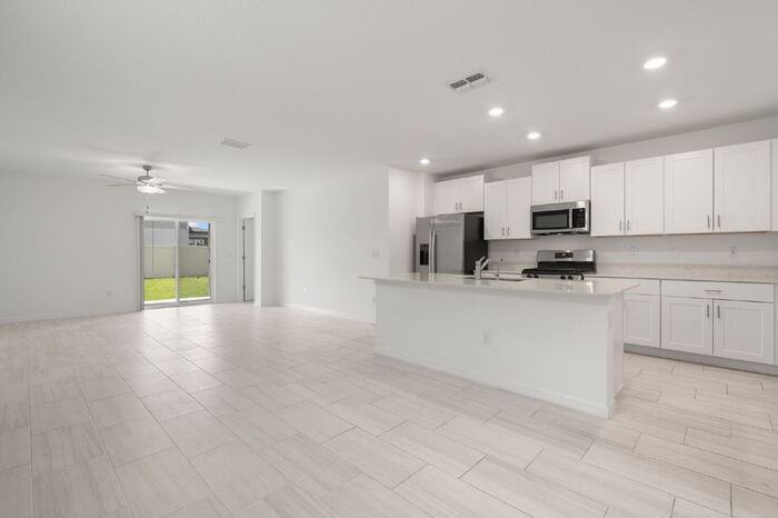 2562 Leonia Ln - Photo 5 of 34