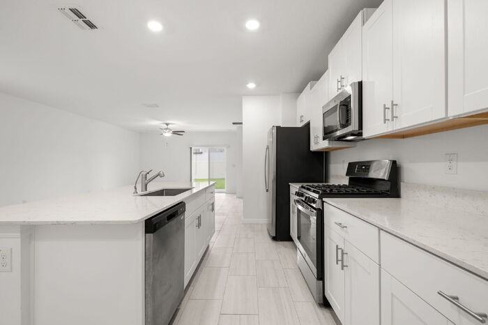2562 Leonia Ln - Photo 6 of 34