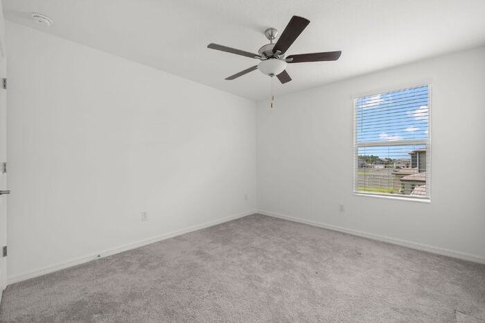 2562 Leonia Ln - Photo 7 of 34