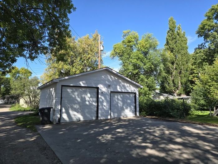1420 Linden Ct - Photo 2 of 24