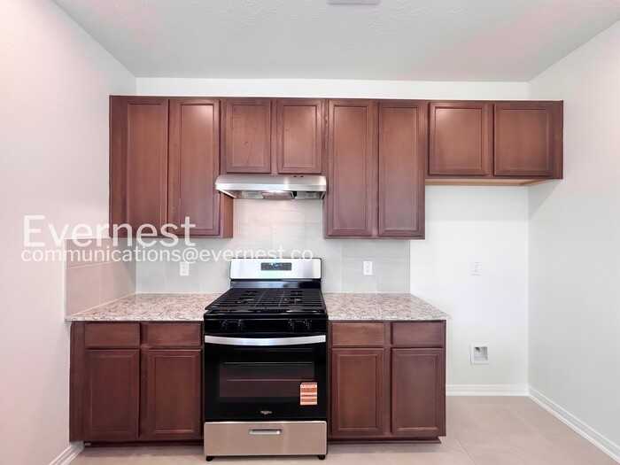 2919 Cronus Way - Photo 6 of 27