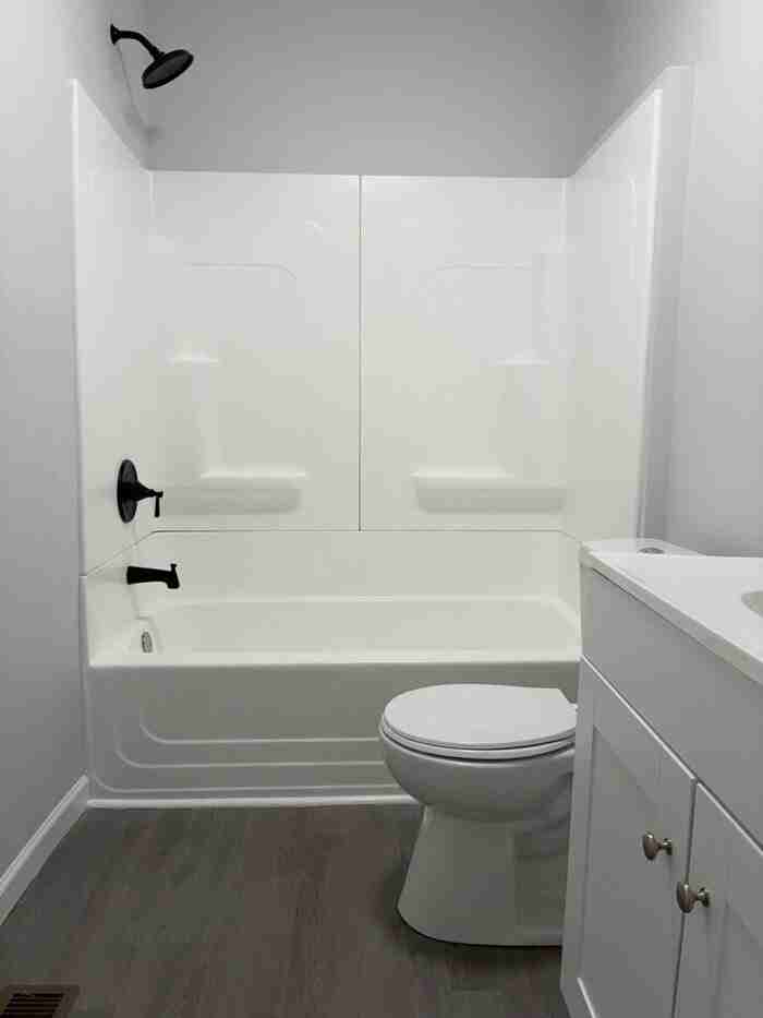 1205 Stephens St - Photo 5 of 10