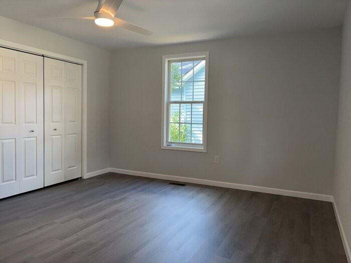 1205 Stephens St - Photo 7 of 10