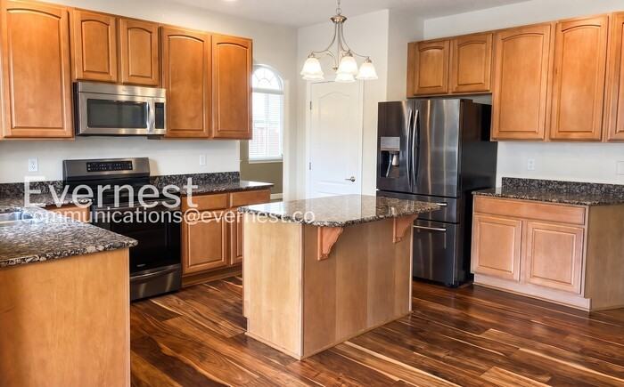 8110 Northstar Dr - Photo 6 of 38
