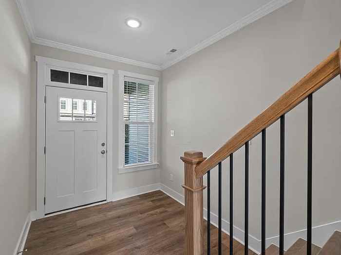 718 Jamescroft Way - Photo 4 of 38