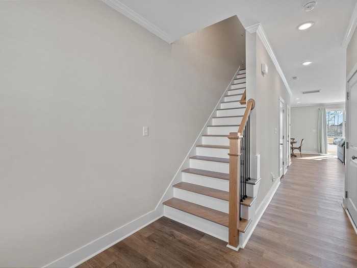 718 Jamescroft Way - Photo 5 of 38