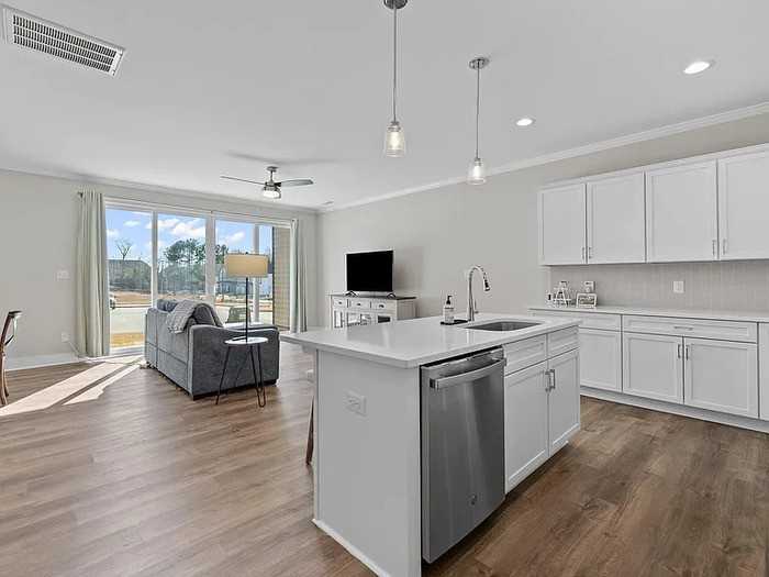 718 Jamescroft Way - Photo 6 of 38