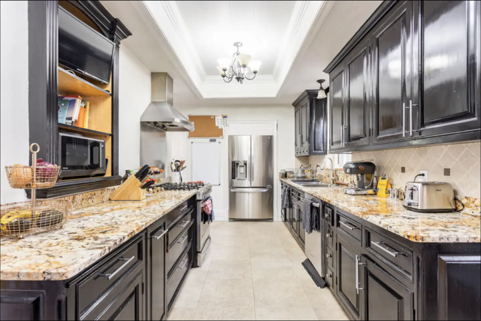 333 30th Ave N - Photo 7 of 50