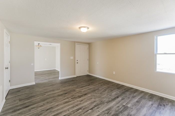 7933 N Jefferson St - Photo 3 of 11