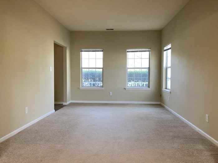 1301 Whistle Town Ct - Photo 6 of 37