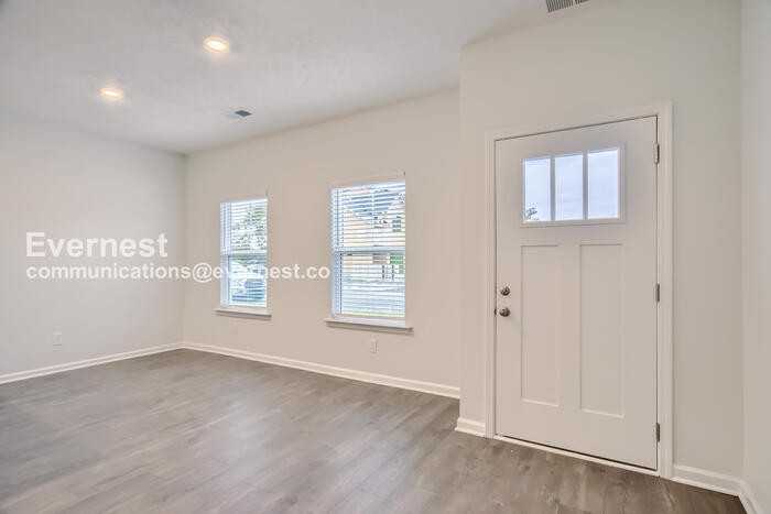 324 Raines Ct - Photo 5 of 31