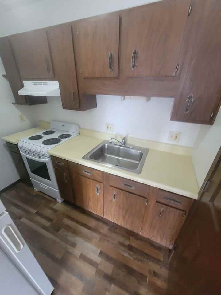 1005 Saint Anne St #102 - Photo 3 of 9