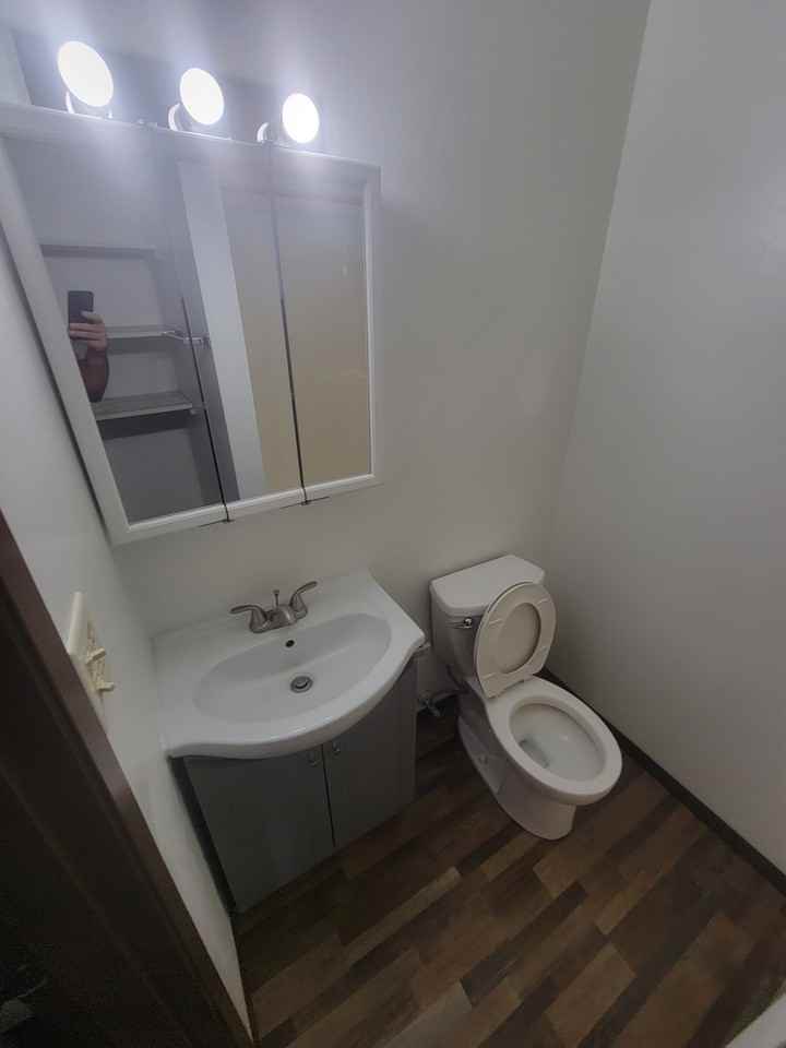 1005 Saint Anne St #102 - Photo 5 of 9