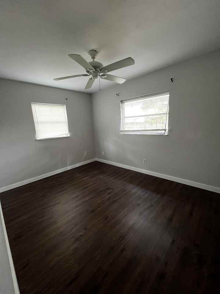 254 Plumosa Dr #B - Photo 2 of 11