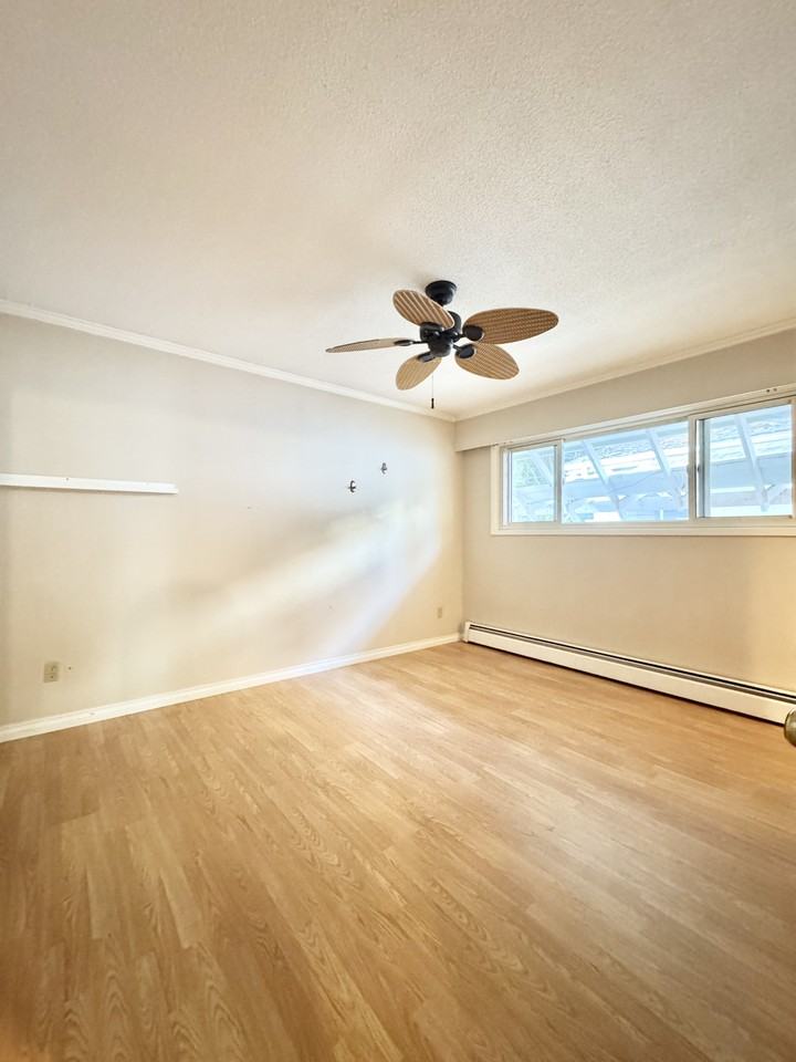 14391 Marine Drive - Photo 6 of 20