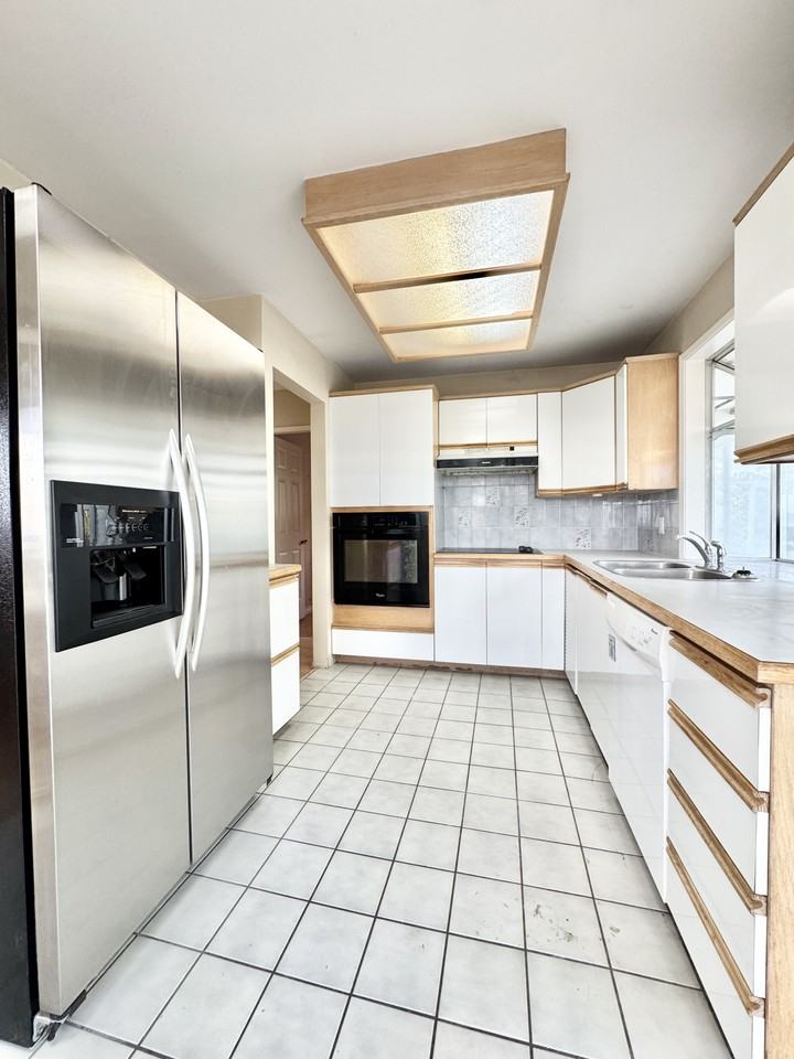 14391 Marine Drive - Photo 7 of 20