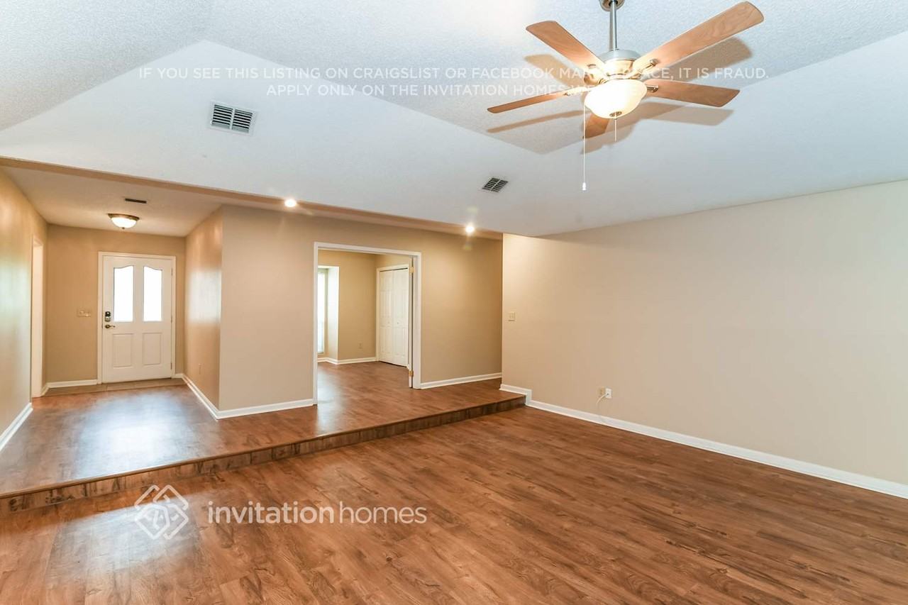 5140 Harbor Point Cir - Photo 6 of 19