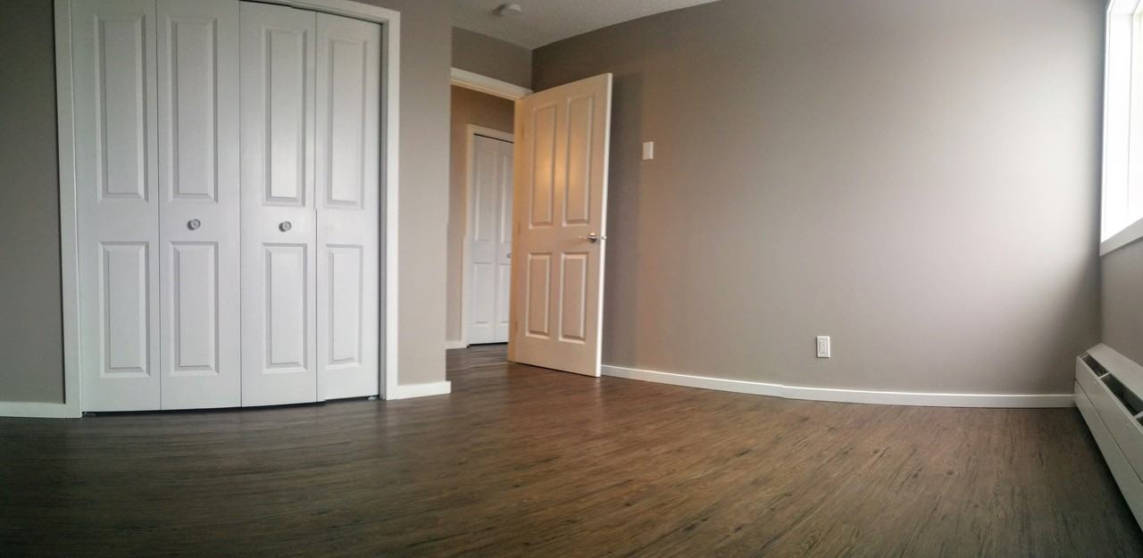 Frontier House - Photo 6 of 7