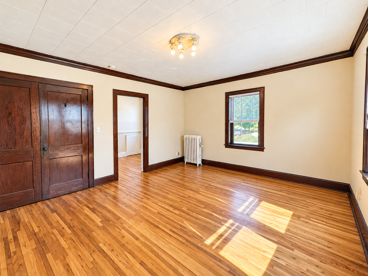 451 Fairview Ave N - Photo 2 of 13
