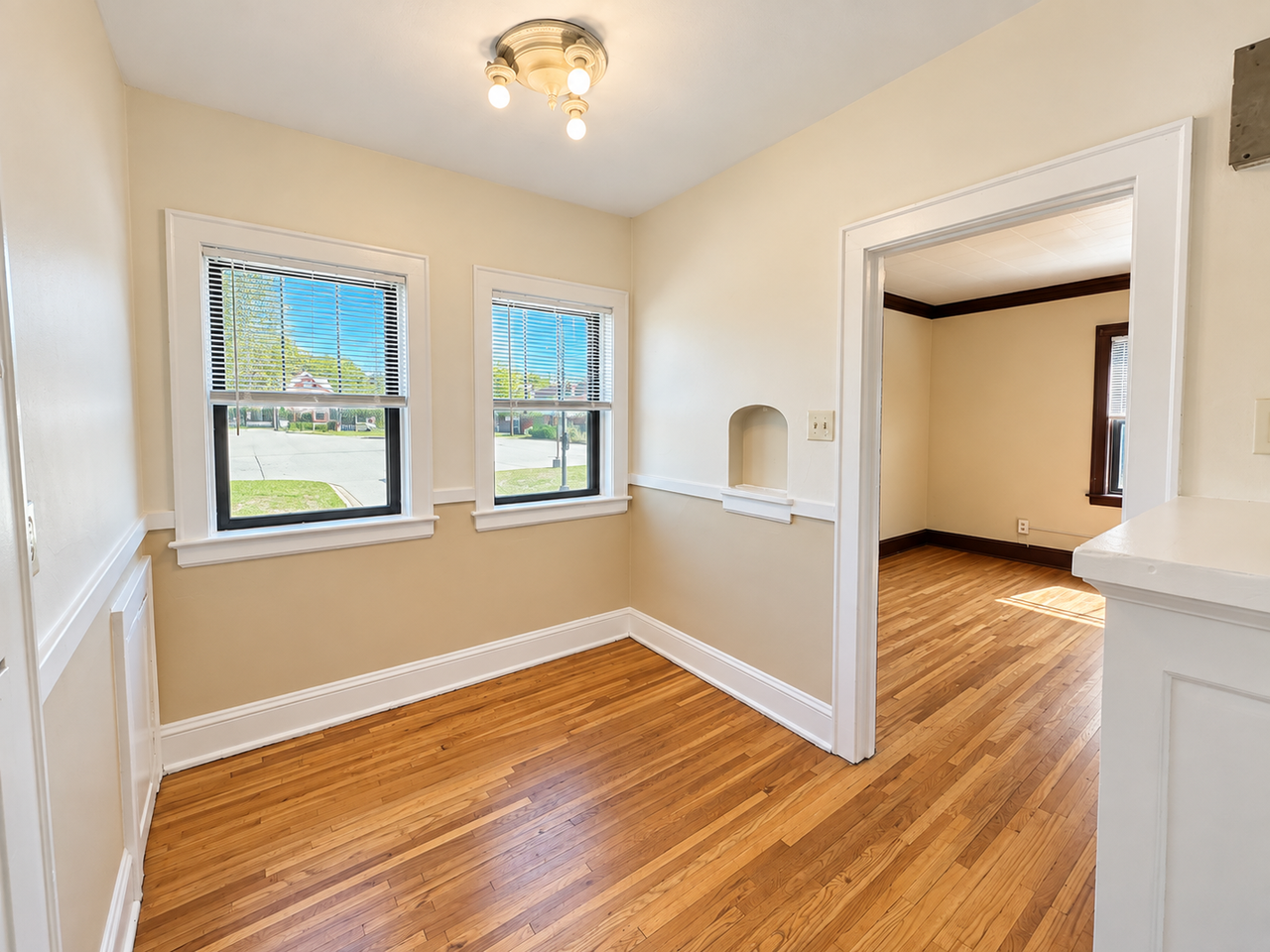 451 Fairview Ave N - Photo 6 of 13