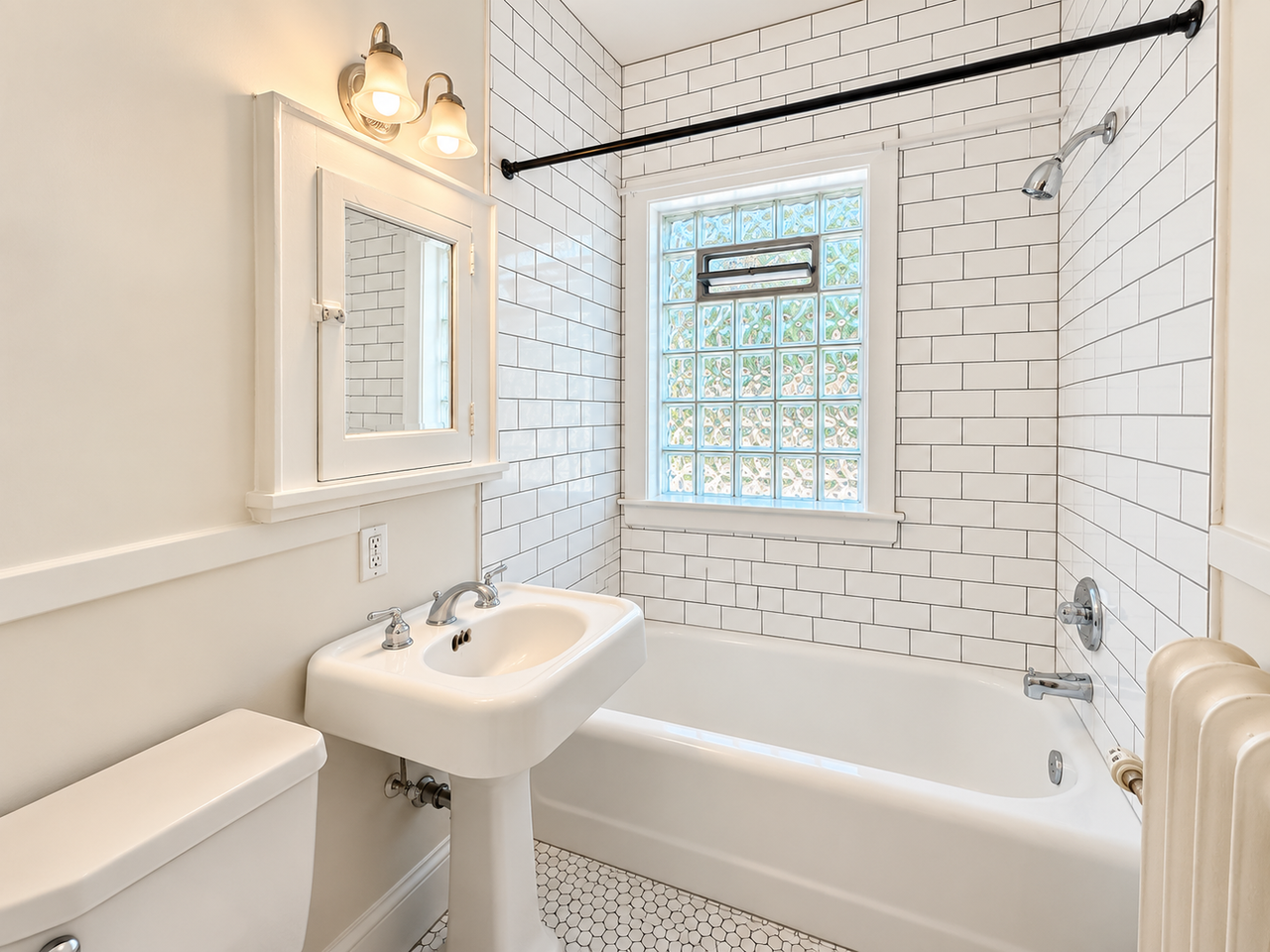 451 Fairview Ave N - Photo 7 of 13