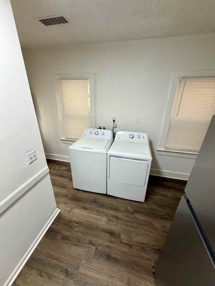 111 E Eichel Ave #1 - Photo 7 of 10