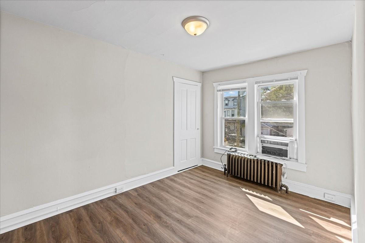 204 N Broadway #B - Photo 4 of 29