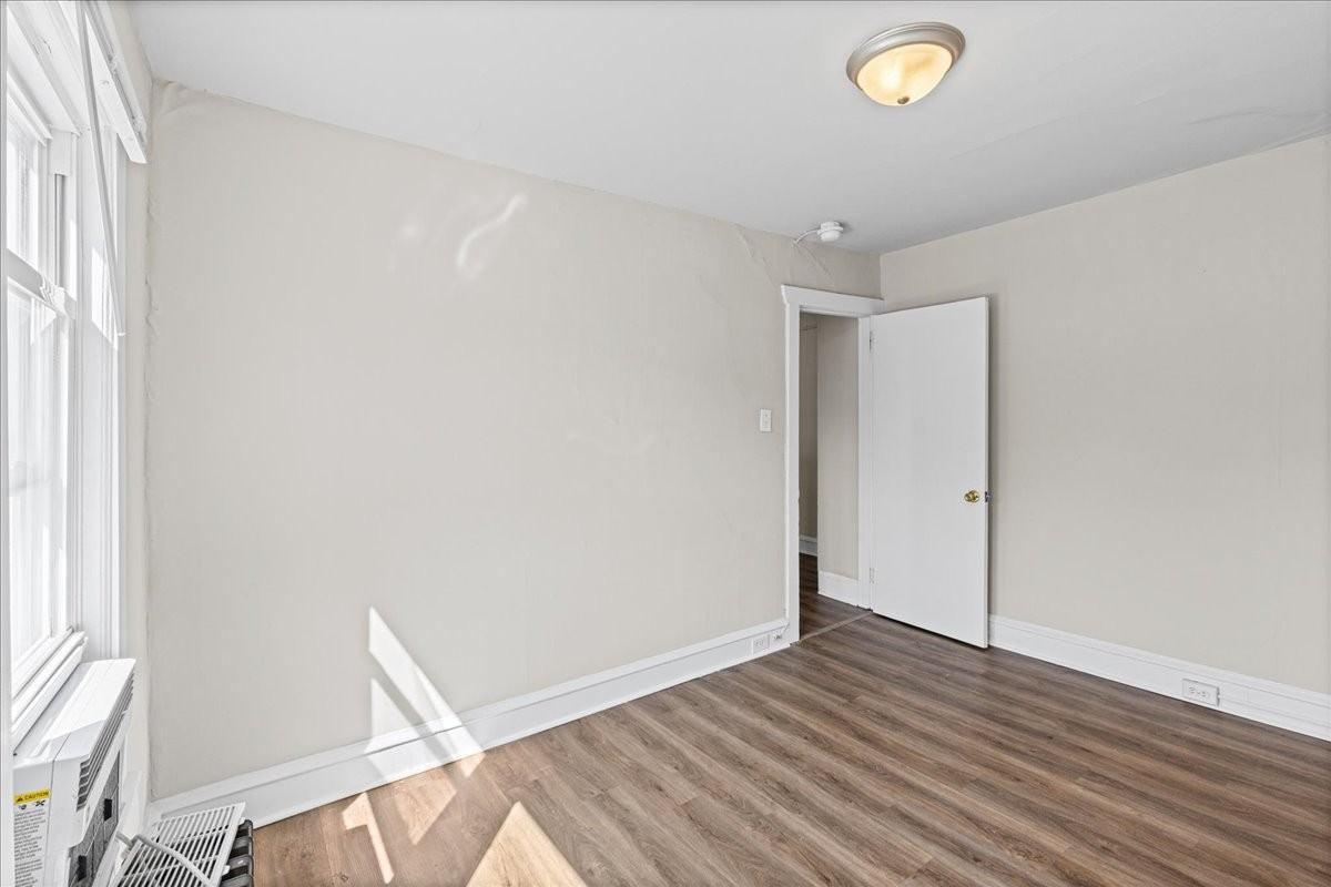 204 N Broadway #B - Photo 6 of 29