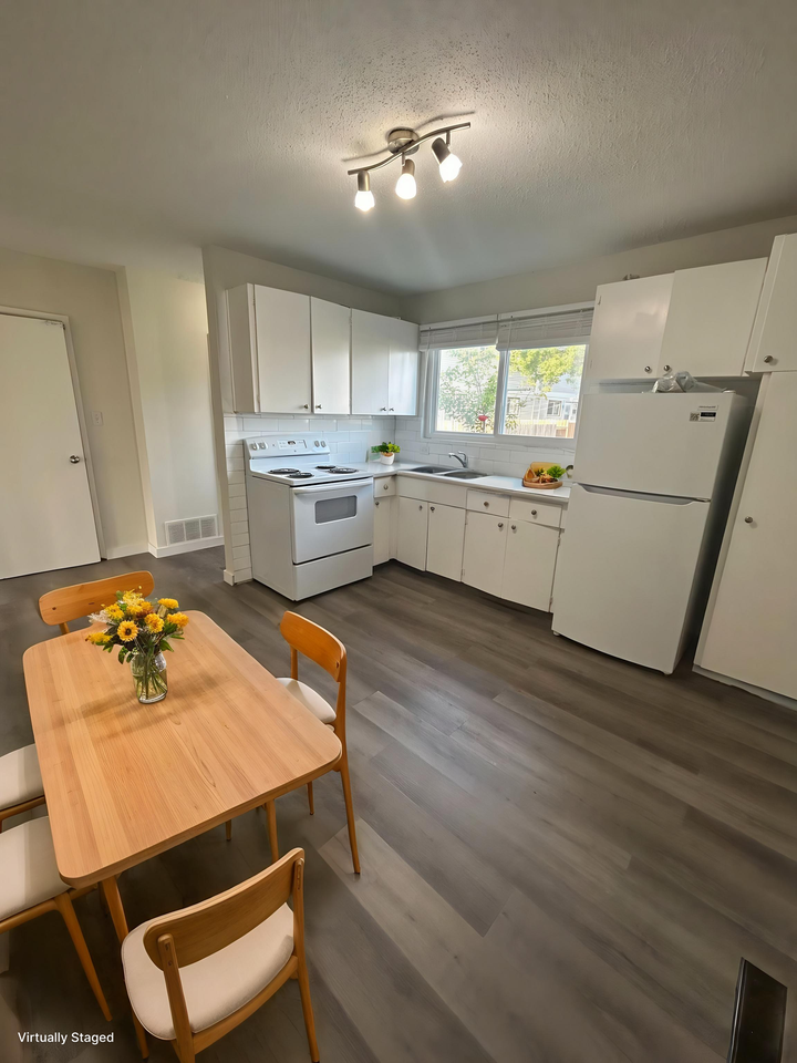 Lauderdale Manor Townhomes - Photo 3 of 16