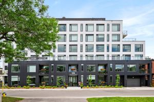 featured image of 398 Roosevelt Ave