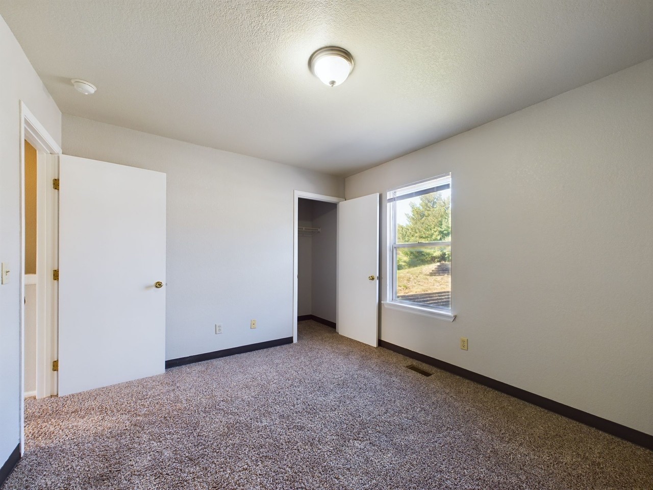 Willow Creek Apartments & Townhomes - Photo 3 of 50