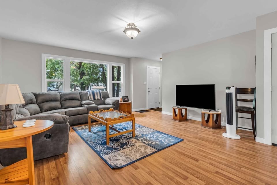 3224 Mcgill St - Photo 3 of 22