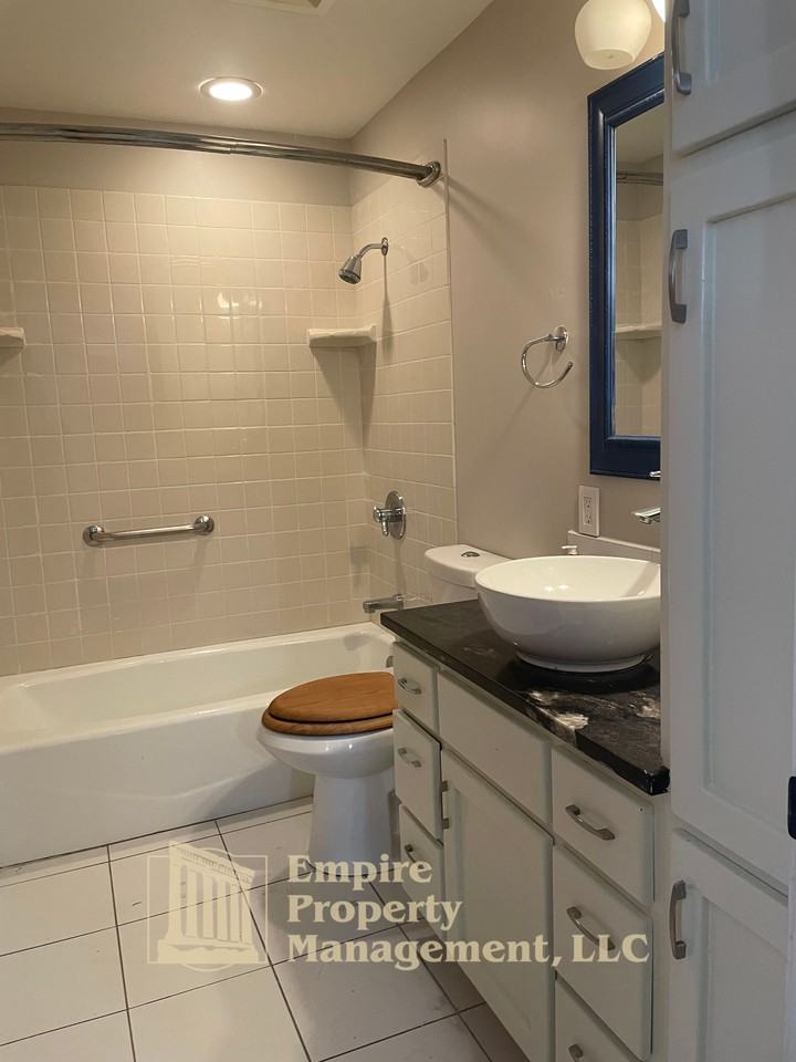 2920 Pearl St #1 - Photo 4 of 14